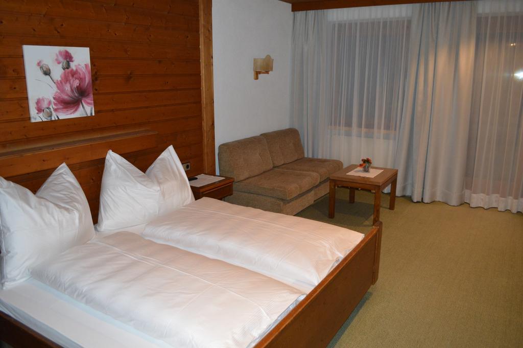 Gasthaus Glockle Apartamento Damuels Exterior foto