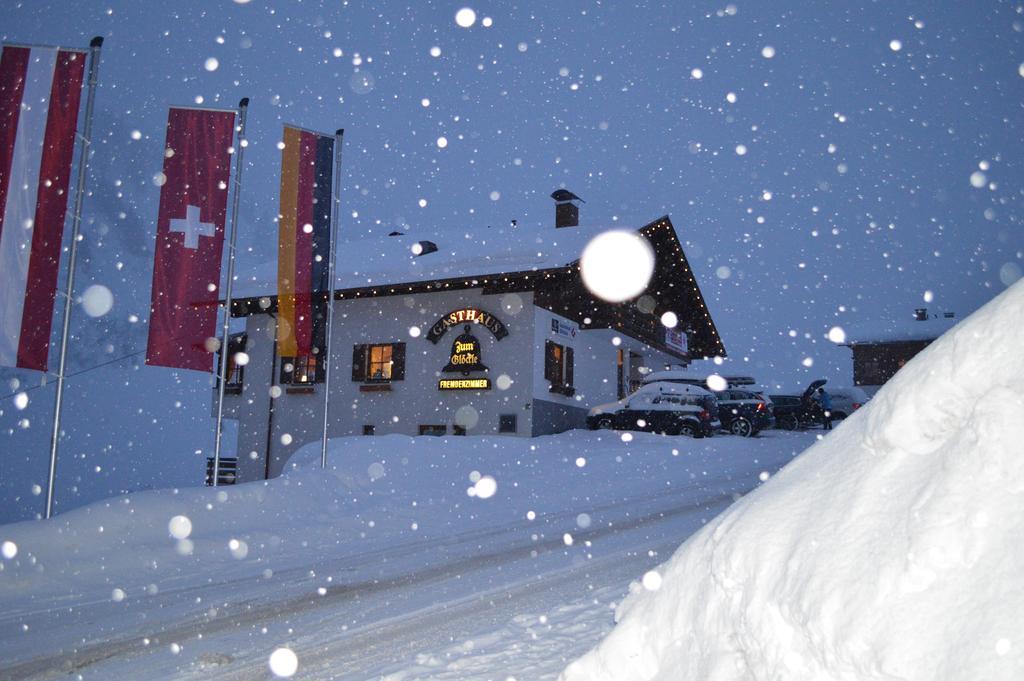 Gasthaus Glockle Apartamento Damuels Exterior foto