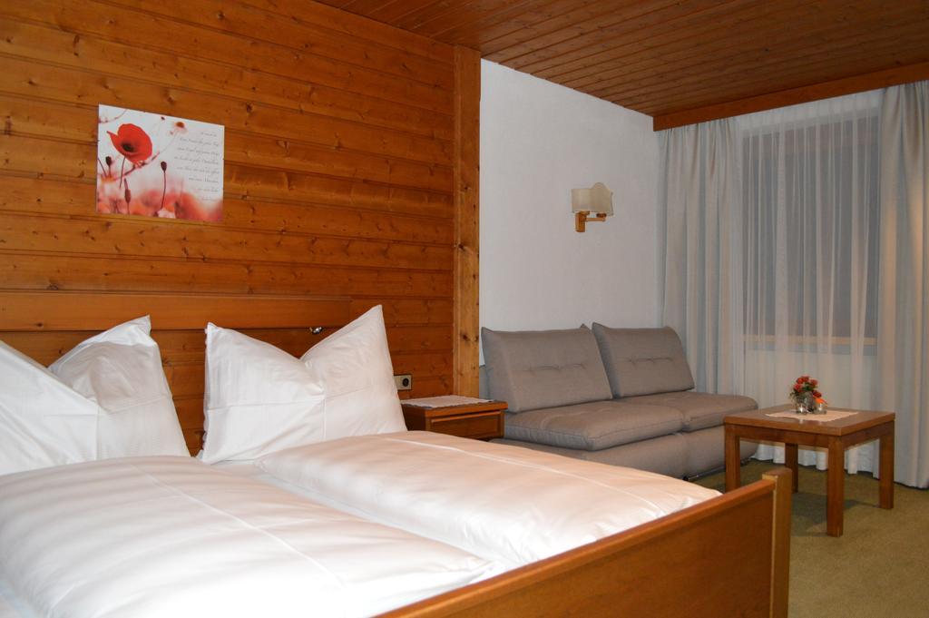 Gasthaus Glockle Apartamento Damuels Exterior foto